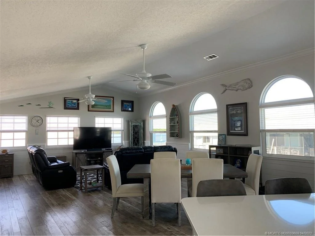 Photo of 16 Nettles Boulevard
