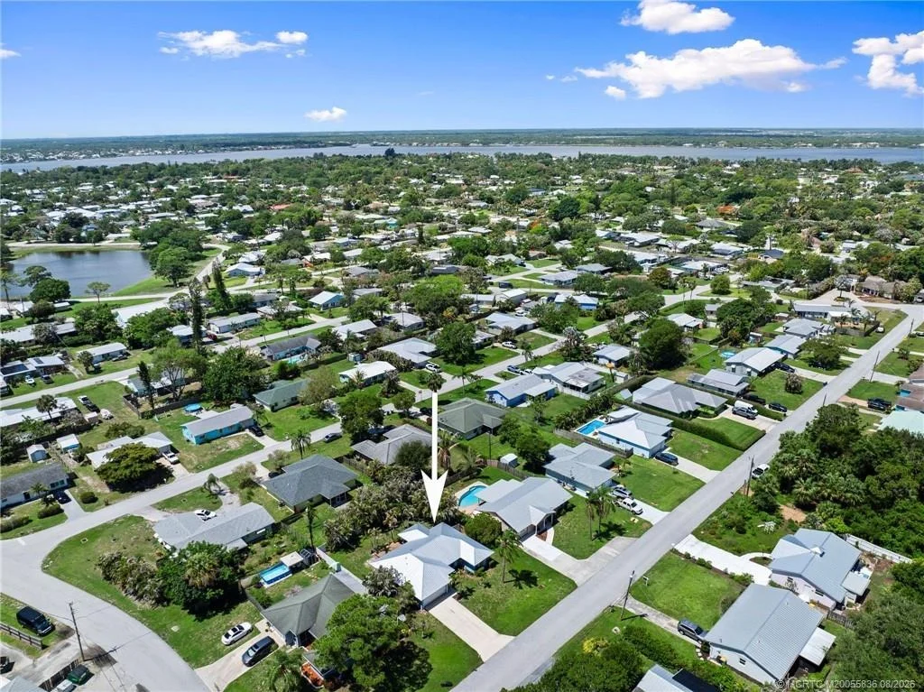 Photo of 984 NW 16th Place