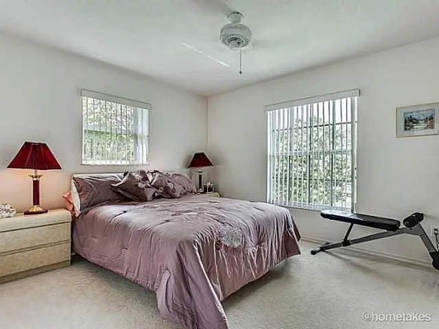 Photo of 1034 SE Riverside Drive