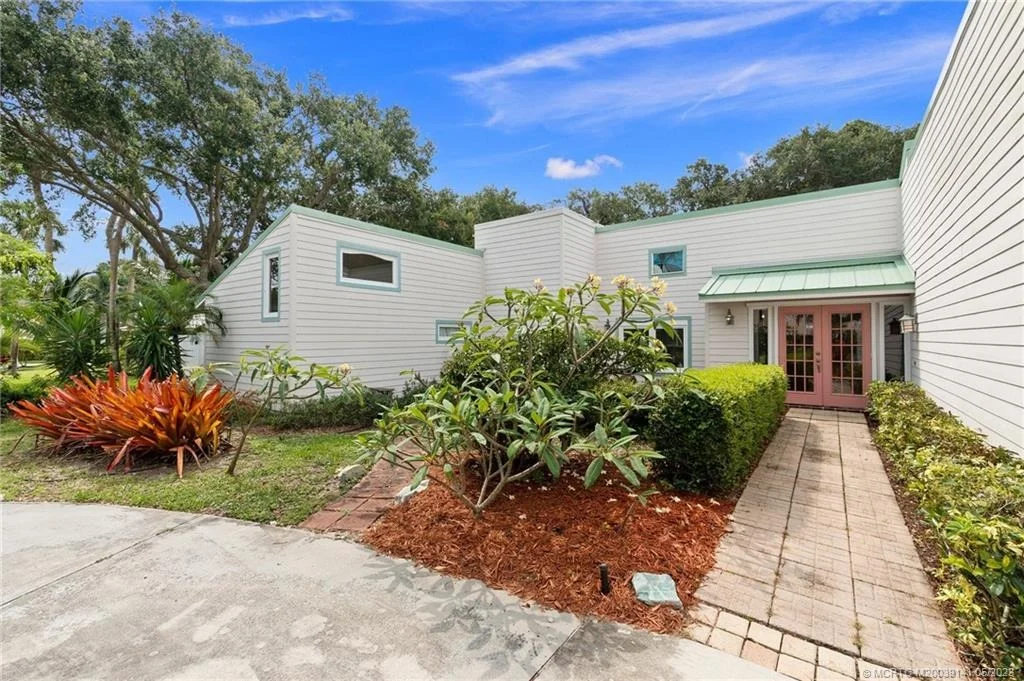 Photo of 3 Gumbo Limbo Way