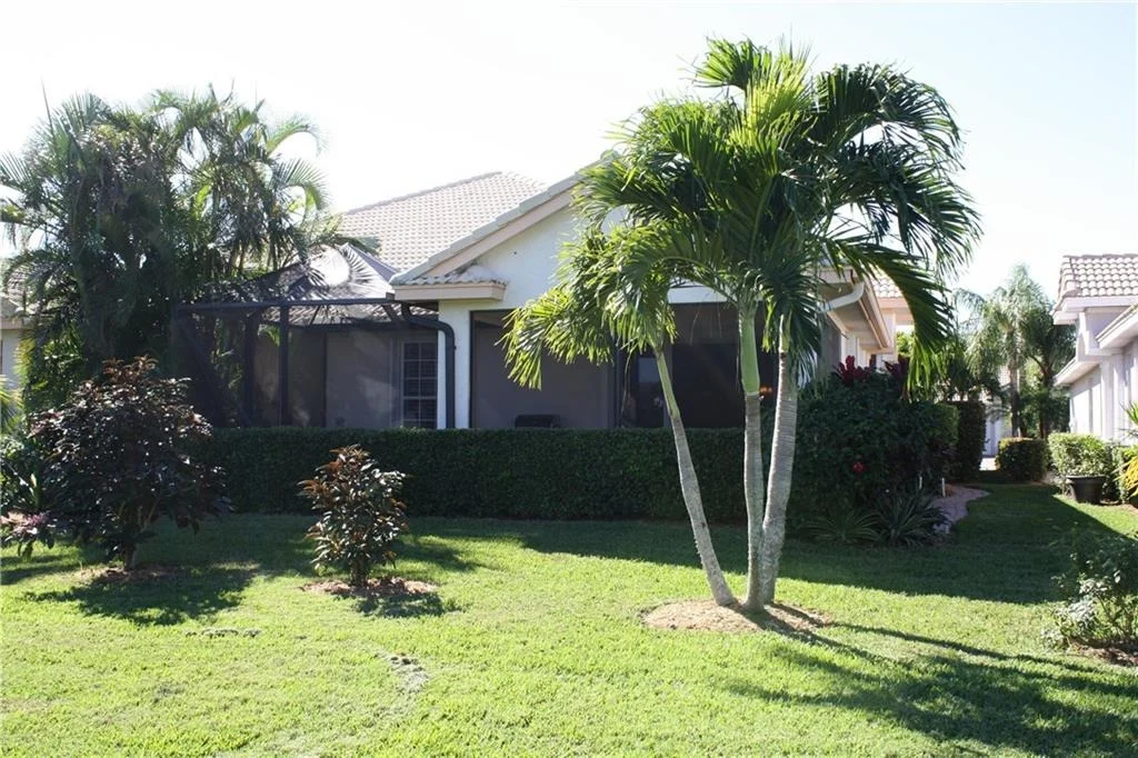 Photo of 611 NW Red Pine Way