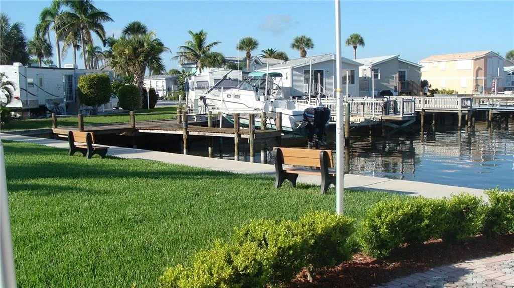 Photo of 15 Nettles Boulevard