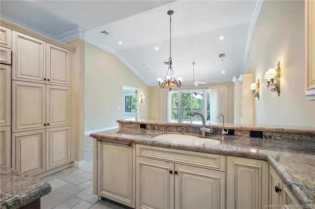 Photo of 960 SE Willoughby Trace