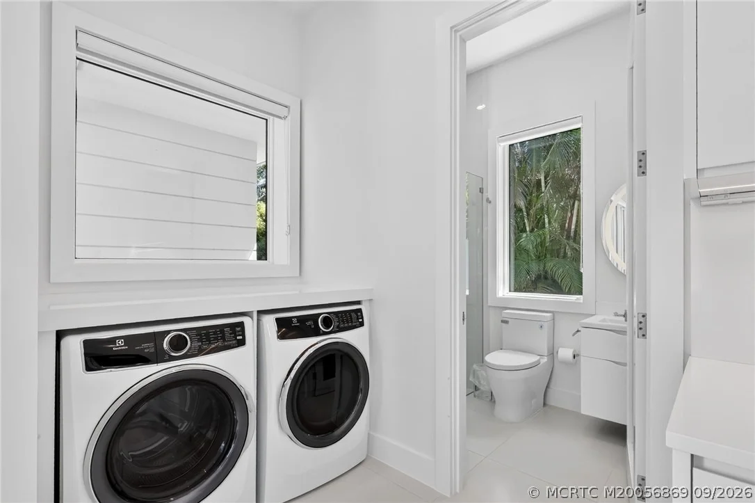 Photo of 7037 SE Harbor Circle