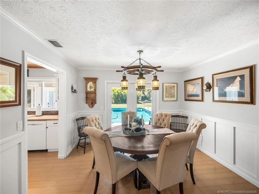 Photo of 1318 SE Riverside Drive