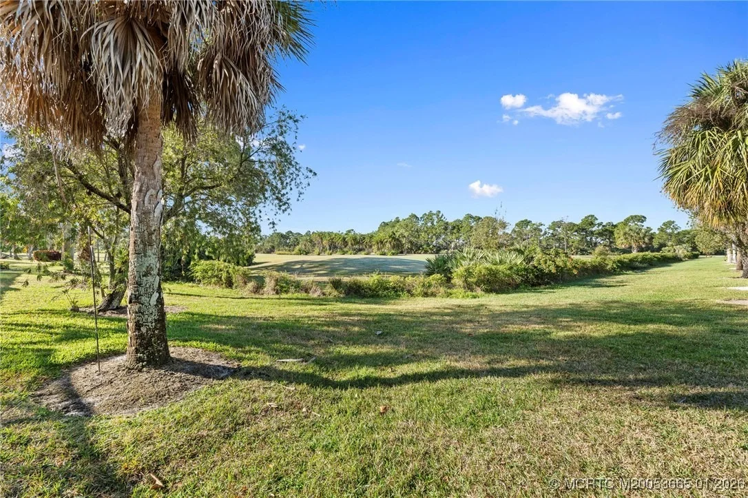 Photo of 581 NW Broken Oak Trail