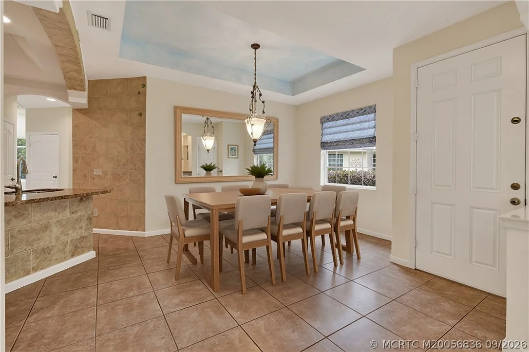 Photo of 480 NW Red Pine Way