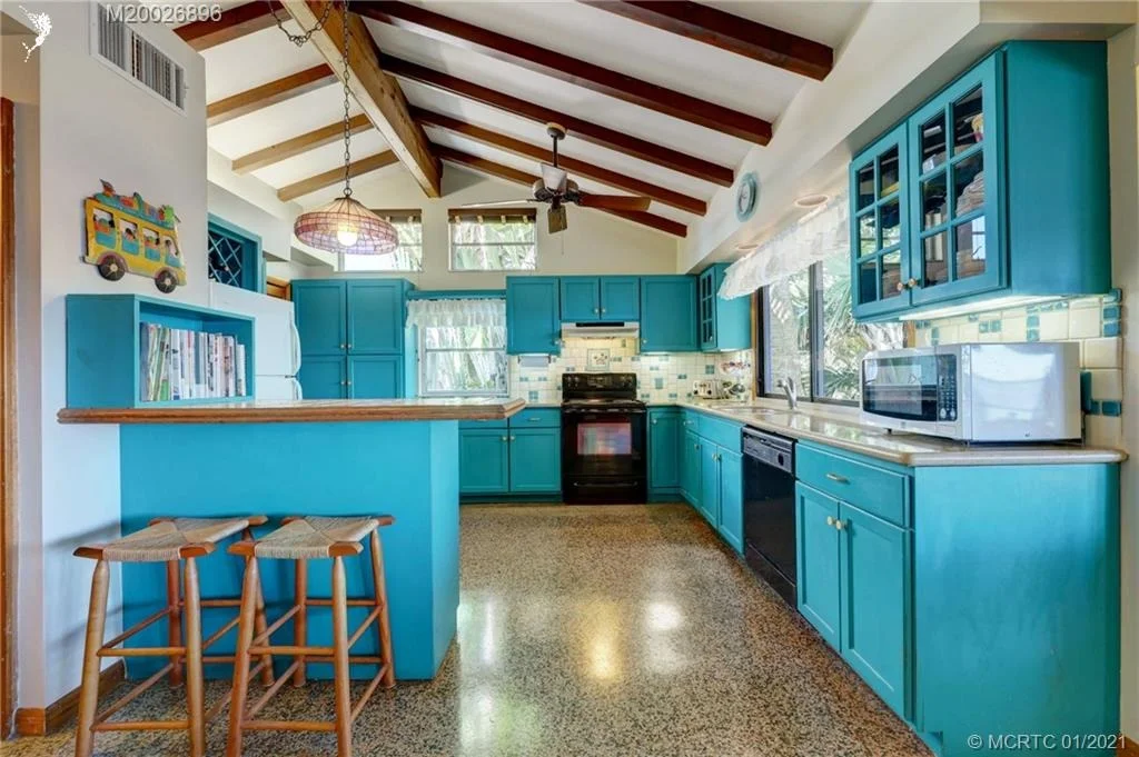 Photo of 2425 NE Gardner Terrace