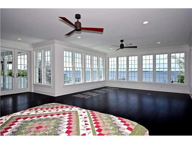Photo of 1455 SE RIVERSIDE Drive