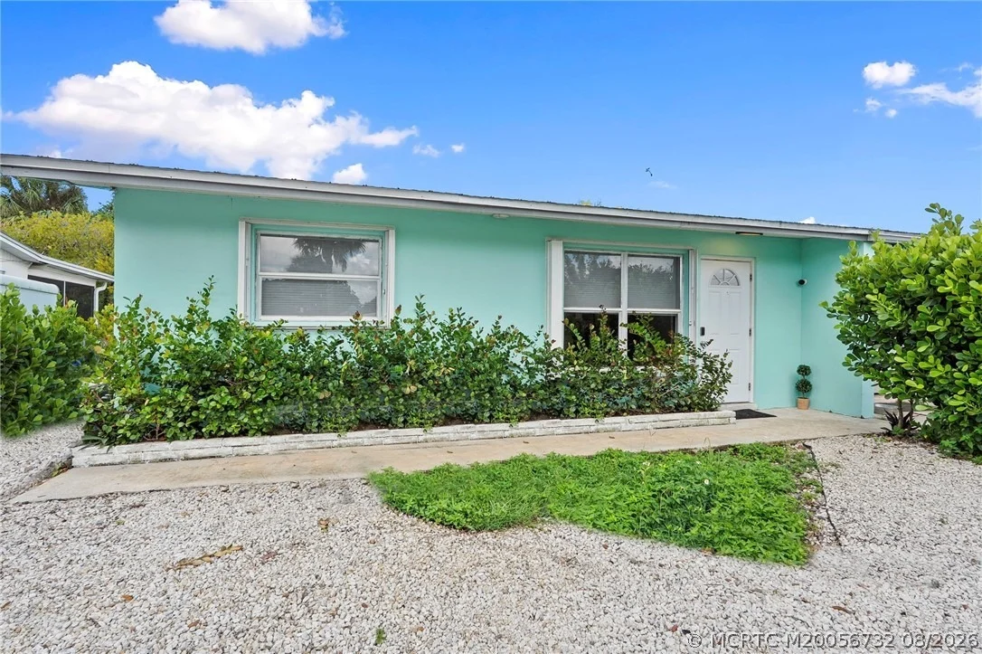 Photo of 30 SW Hideaway Place