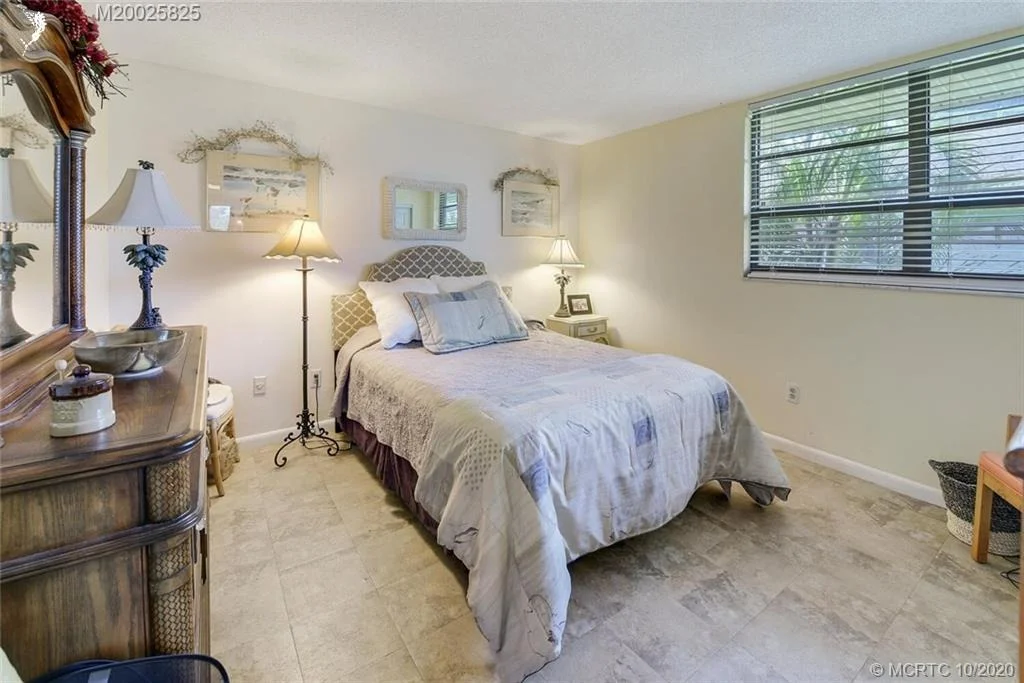 Photo of 320 NE Golfview Circle