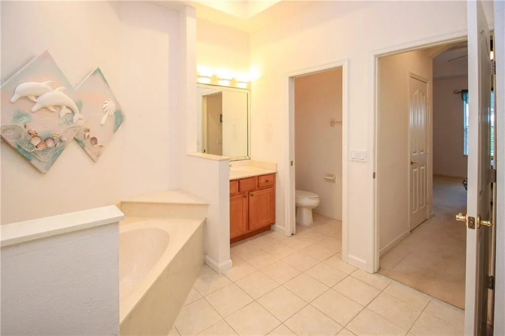 Photo of 631 NW Red Pine Way