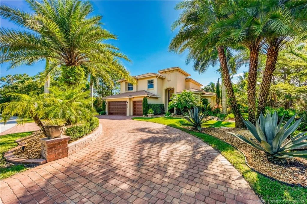 Photo of 310 SE Paysage Trail