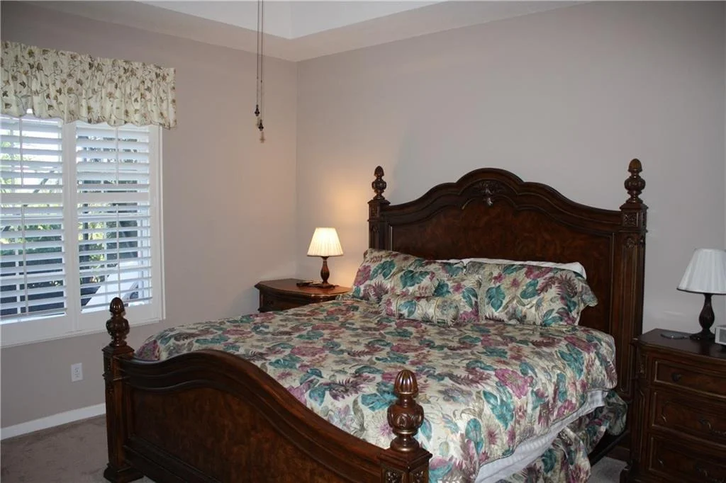 Photo of 611 NW Red Pine Way