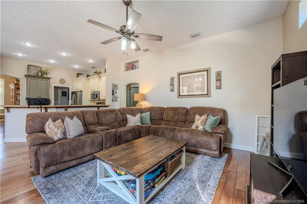 Photo of 1945 SE Emerald Court