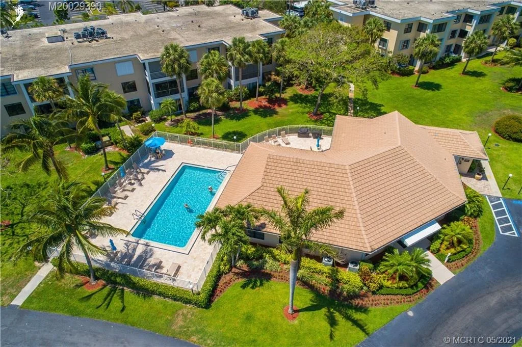 Photo of Unit 203E at 300 N Highway A1A