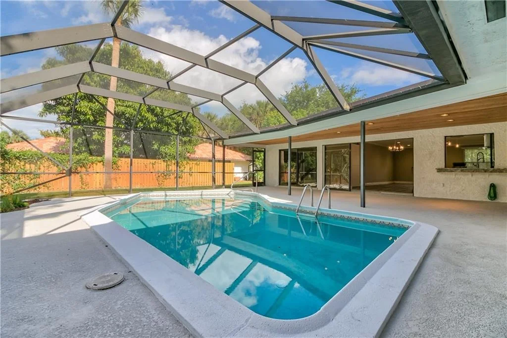 Photo of 6 Copaire Drive