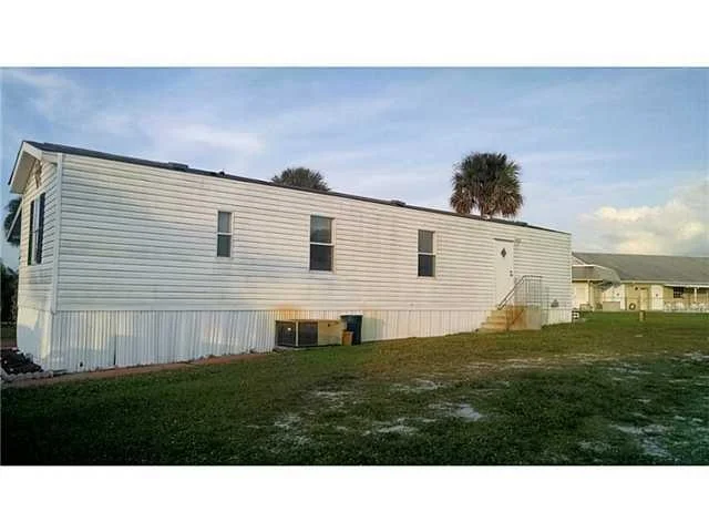Photo of 206 SE Easy Street