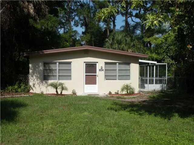Photo of 804 SE Dolphin Drive