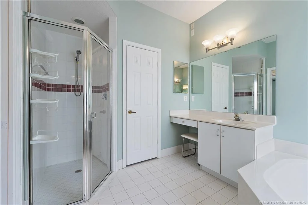 Photo of 1100 Lakeshore Drive