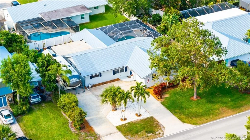 Photo of 5249 SE Horseshoe Point Road