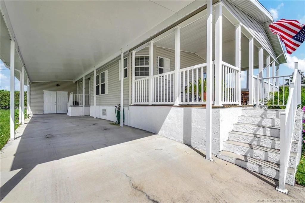 Photo of 4449 Royal Manor Boulevard