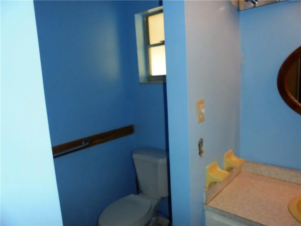 Photo of 1015 NE Oceanview Circle