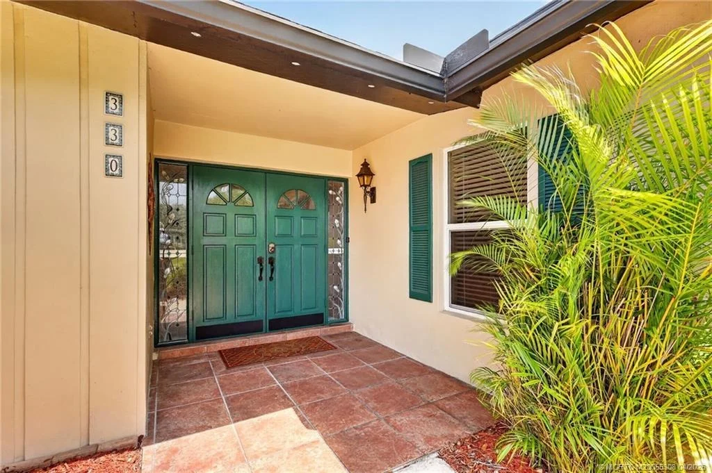 Photo of 330 SW Winnachee Drive