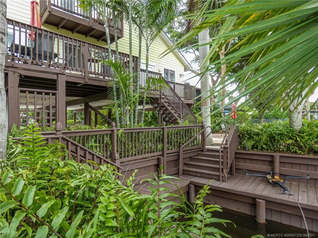 Photo of 765 SW Rustic Circle