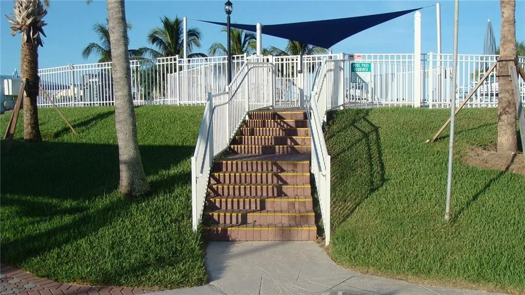 Photo of 15 Nettles Boulevard