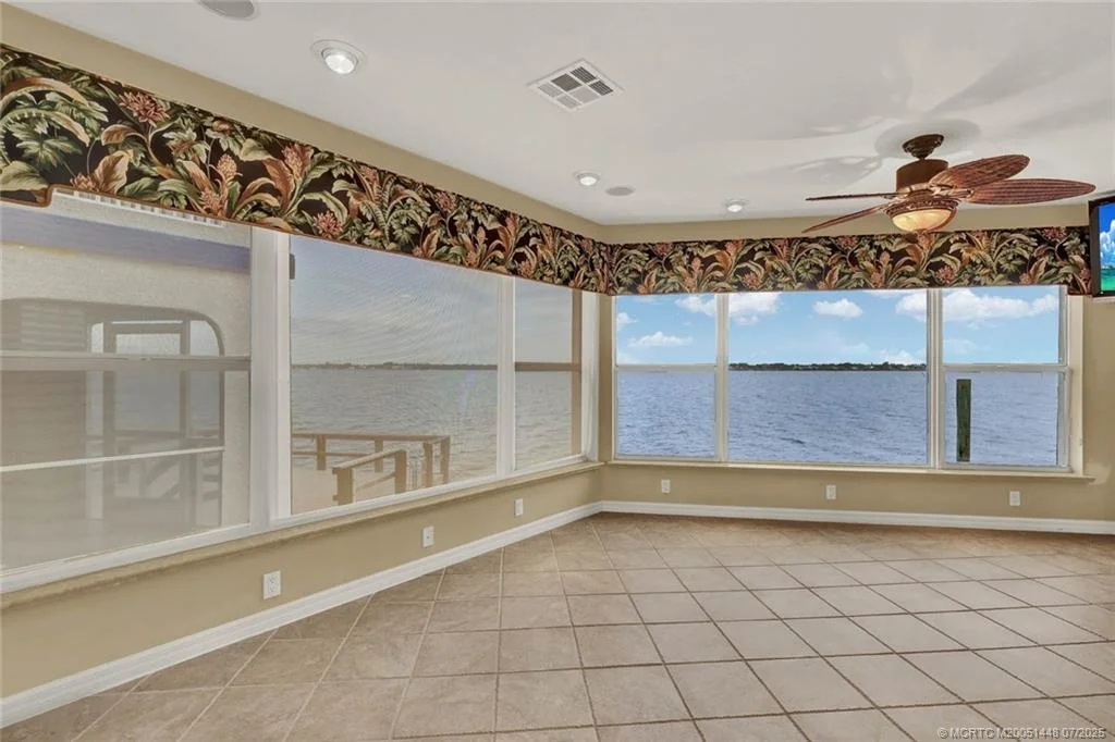 Photo of 1109 Nettles Boulevard
