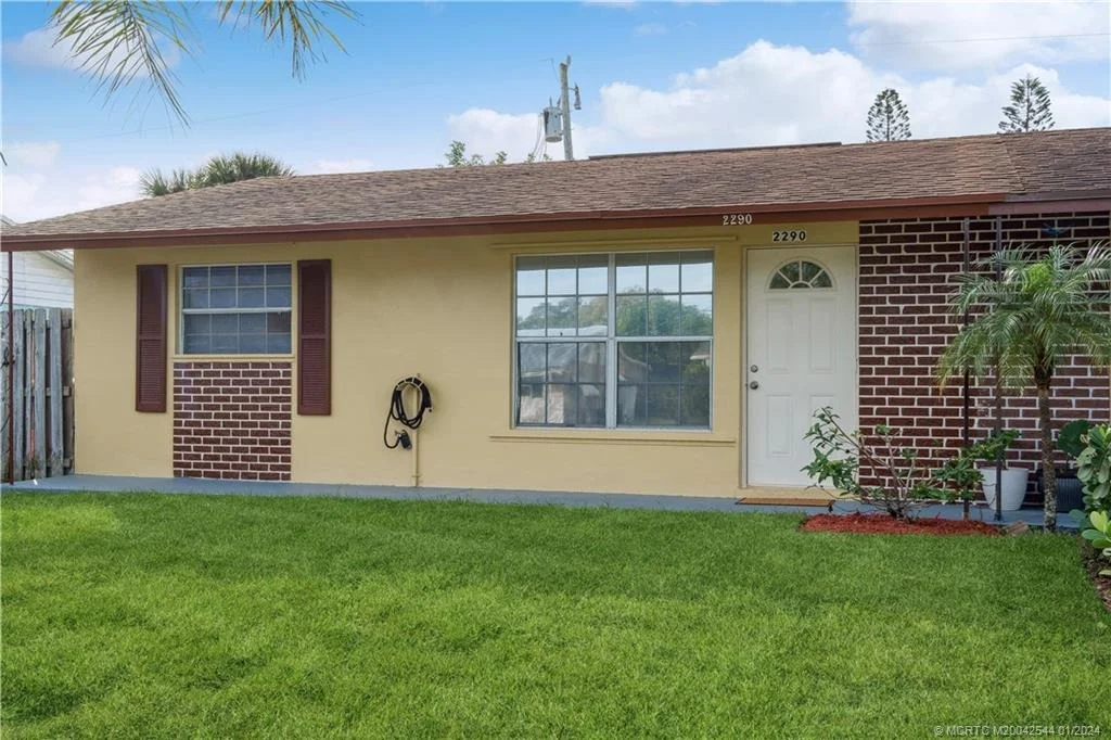 Photo of 2290 NE Rustic Way