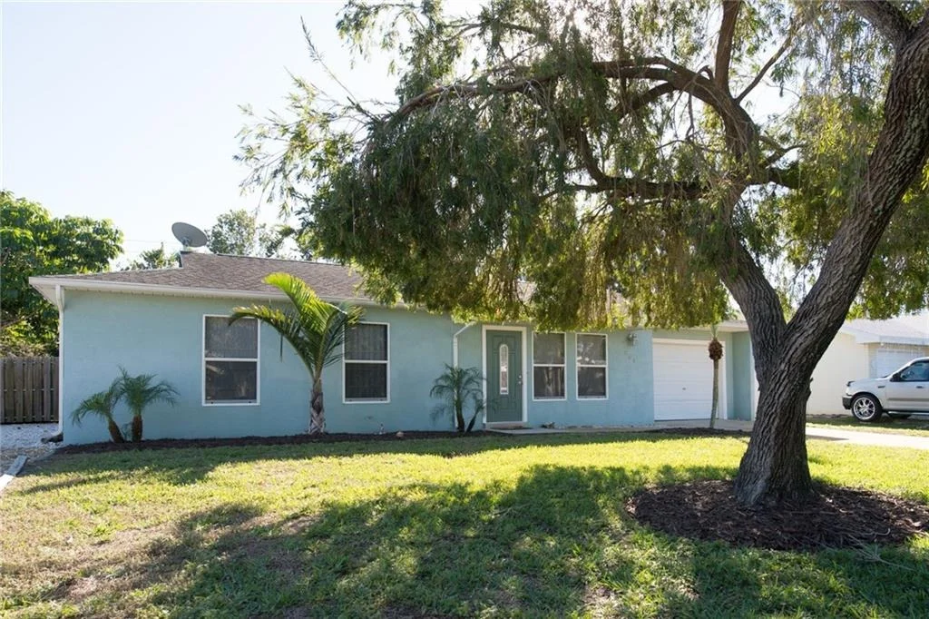 Photo of 984 NW 12th Terrace