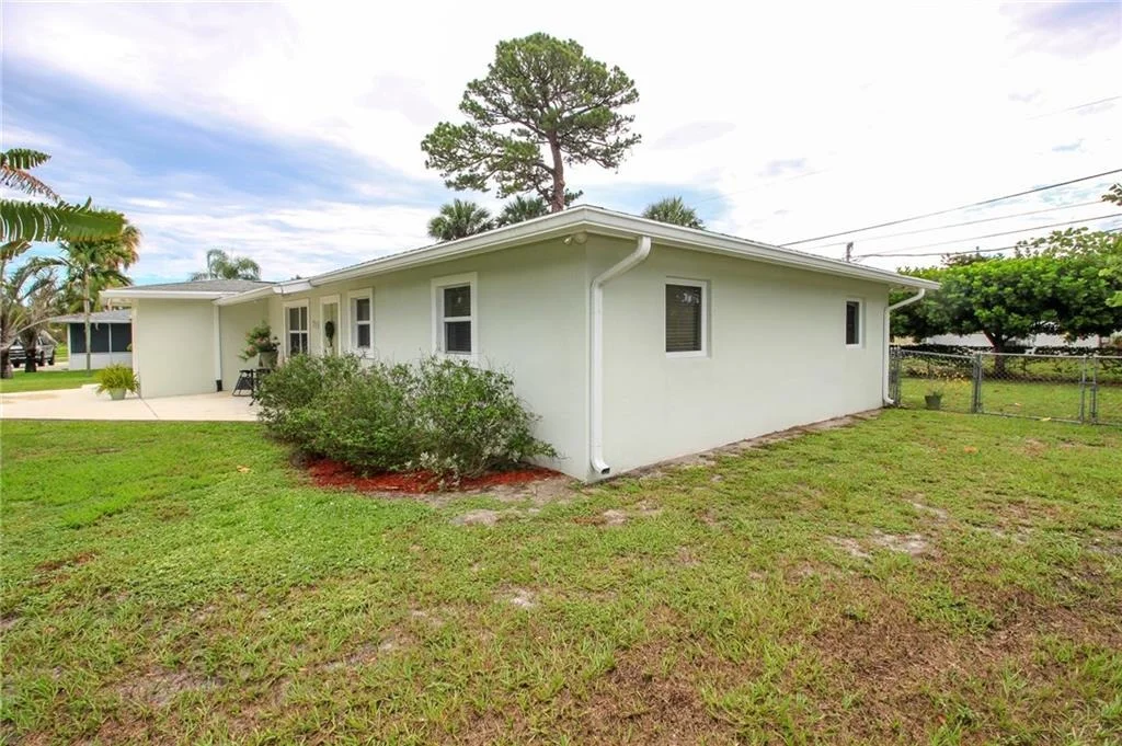 Photo of 715 SE Alamanda Way