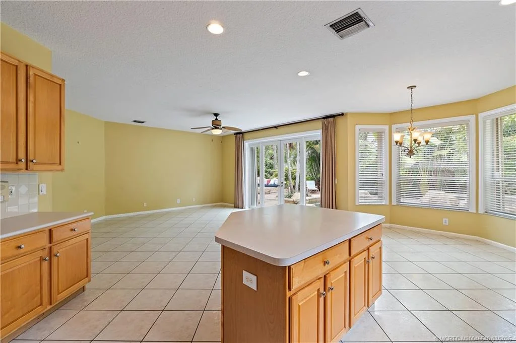Photo of 1100 Lakeshore Drive