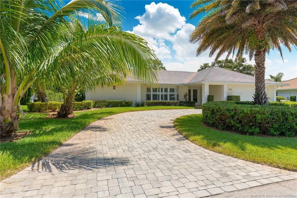 Photo of 4273 SE Fairway E