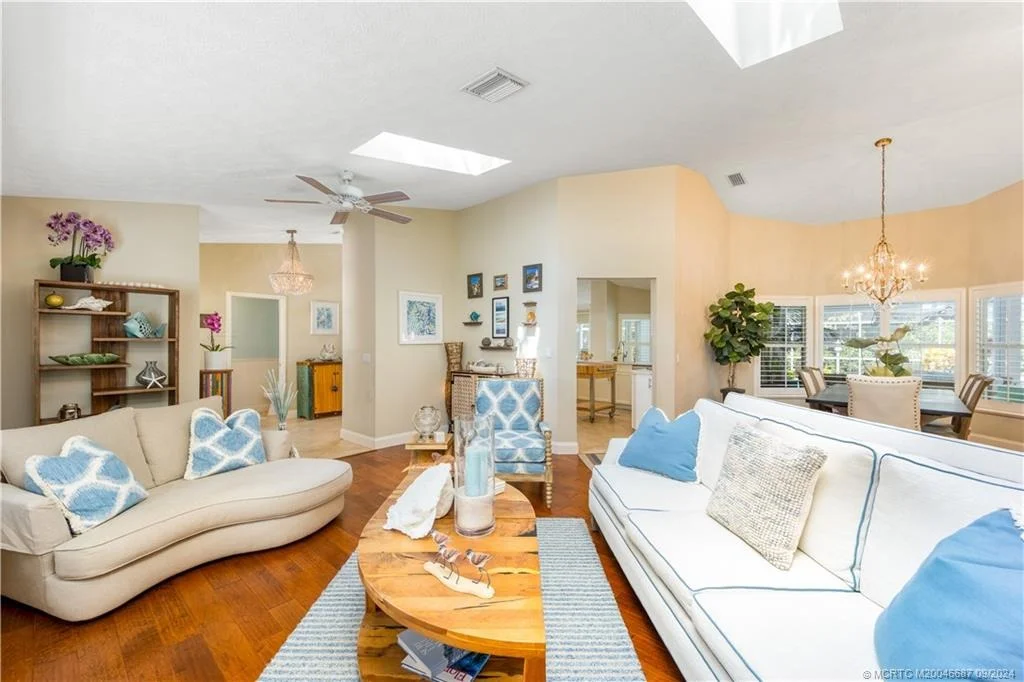 Photo of 6 Pineapple Lane