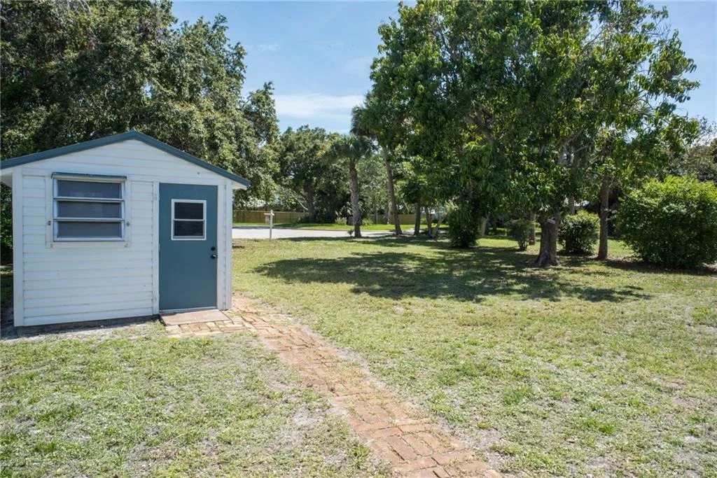Photo of 547 SW Halpatiokee Street SW