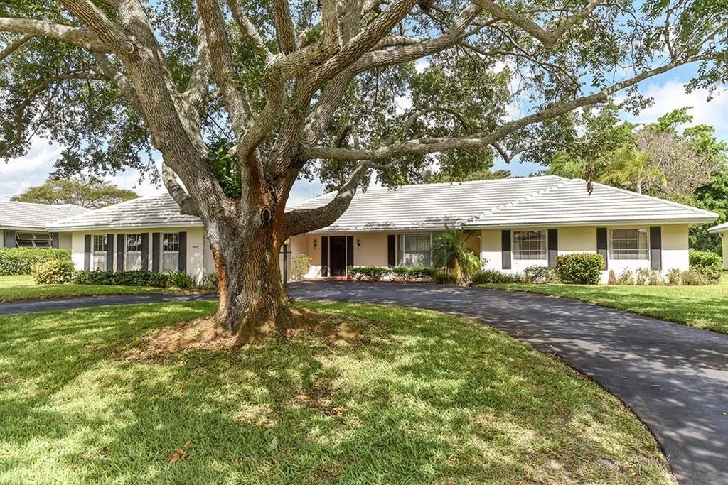 Photo of 3943 SE Fairway E