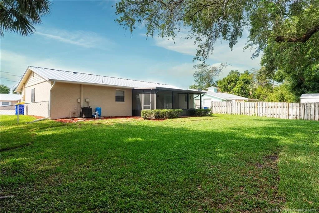Photo of 1003 NW 16th Place