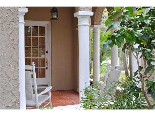 Photo of 439 SE Hibiscus Avenue