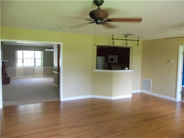 Photo of 8020 SE River Lane
