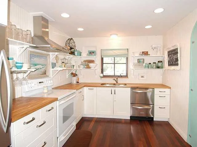 Photo of 723 SE PARKWAY Drive