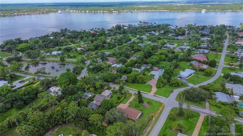 Photo of 1023 NW Pine Lake Drive