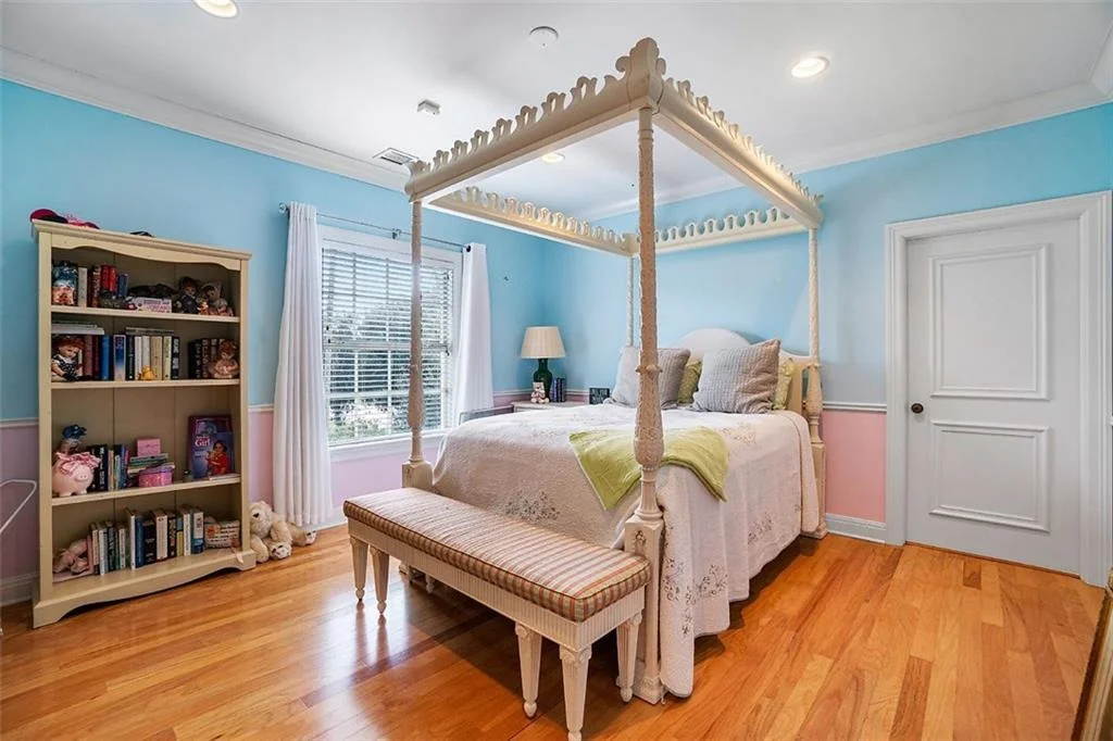 Photo of 5321 Point Lane E
