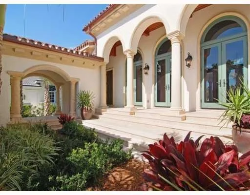 Photo of 6976 SE HARBOR Circle