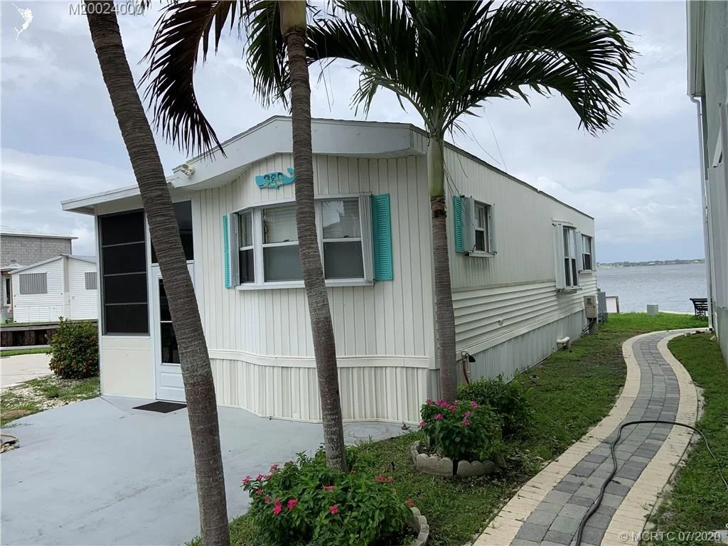 Photo of 360 Nettles Boulevard