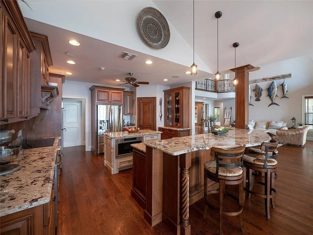 Photo of 1341 SE Riverside Drive