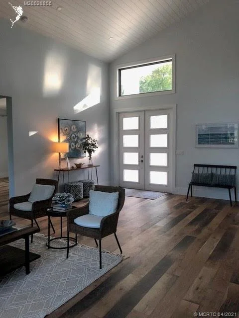 Photo of 5002 Sunset Boulevard