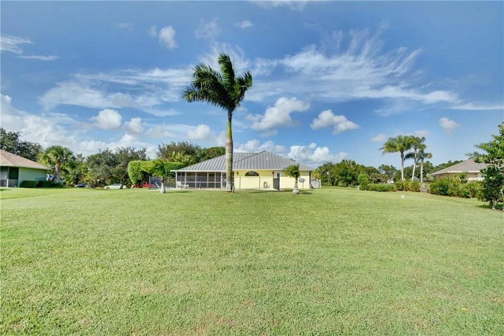 Photo of 864 SE Waterside Way